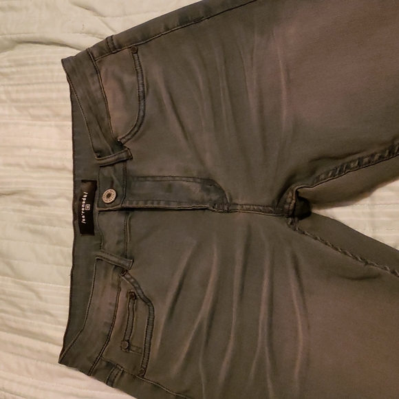 Se'renade jeans - Picture 1 of 4